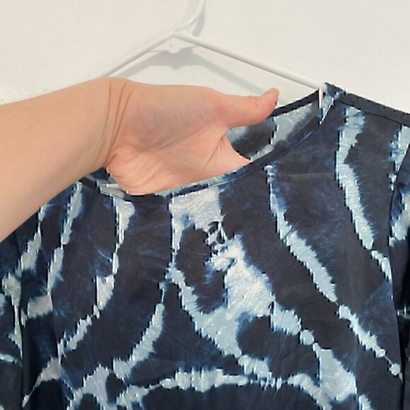 MICHAEL MICHAEL KORS Navy Blue Tie Dye Satin 3/4 Sleeve Roll Tab Blouse PETITE S - Picture 7 of 13